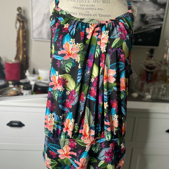 Brand new swim tank top - Picture 2 of 7